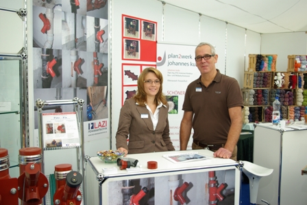 Stefanie Lazi und Hermann Lazi auf dem Messestand der TGZ. Dort stellten wir die Produkte der
Firma
Lazi- Abwassertechnik GmbH vor.